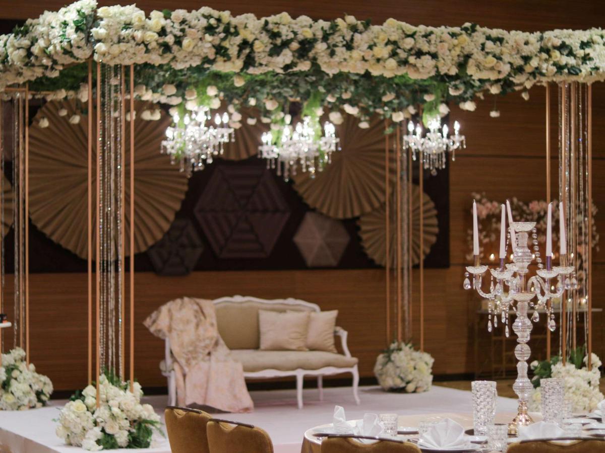 モーベンピック ホテル デュ ラック チュニス エクステリア 写真 A mandap at a Hindu wedding