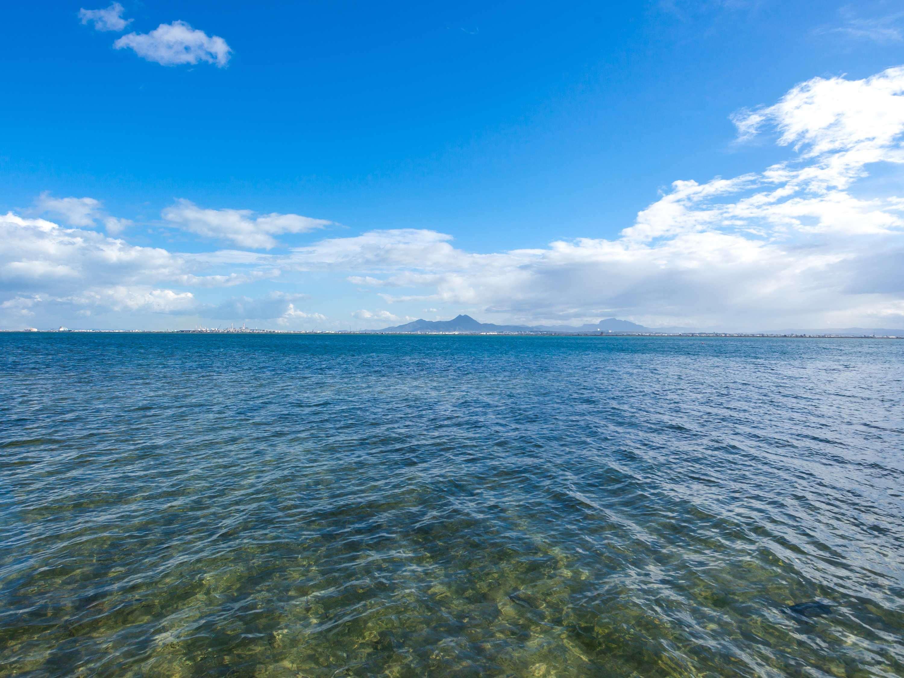 モーベンピック ホテル デュ ラック チュニス エクステリア 写真 View of the Gulf of Naples from the shore of Castellammare di Stabia
